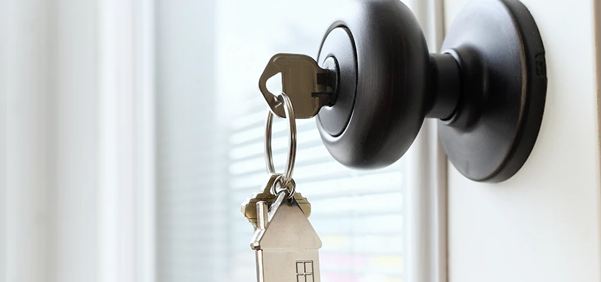 Bifold Door Knob Replacement in Piedmont, California